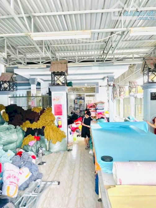 Bán Nhà Ngộp Hốc Môn - 165m2 ( 9,5 x 18)- Hẻm Xe Hơi - Chỉ 4,6Tỷ.
