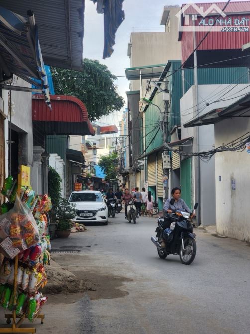 Bán đất tặng nhà Yên Nghĩa - Sát Đô Nghĩa - Chủ cần bán gấp giá rẻ nhất khu - Nhỉnh 3 tỷ