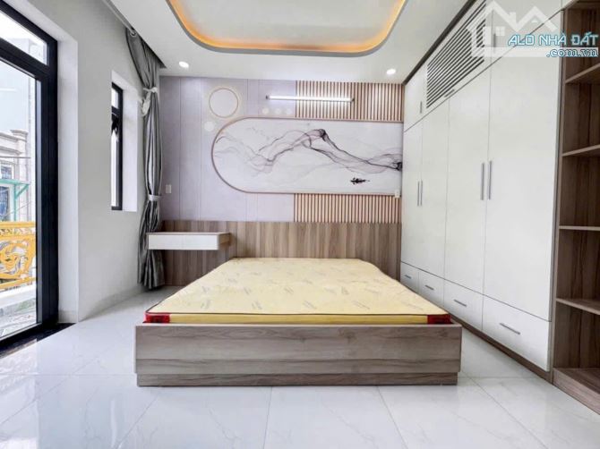 Bình Tân, gần Lê Văn Quới- Nhà đẹp 3 tầng, 68m2 (4x17),ô tô vào nhà - 1