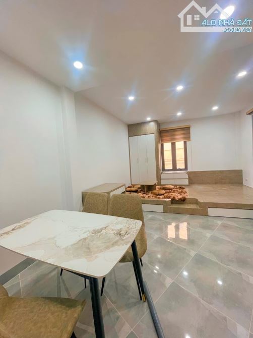 NHÀ ĐẸP, MỚI KHU VỰC HOÀNG CẦU TT ĐỐNG ĐA 6 TẦNG, THANG MÁY, GẦN PHỐ GẦN Ô TÔ, RA PHỐ 10M - 1