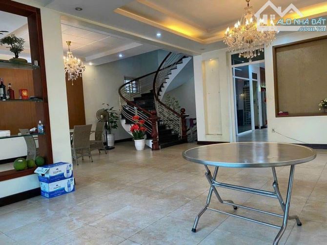 Bán Biệt Thự Vườn 25M X45M.Mặt Tiền Đường Lê Thị Riêng, Phường Thới An.Q12 - 1