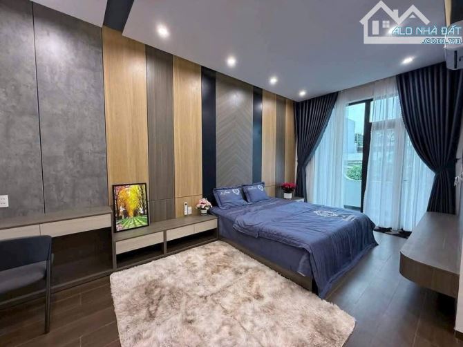 Bán nhà 3 tầng MT Hoà Minh, gần biển giá chỉ 6 tỷ 250 triệu - 12