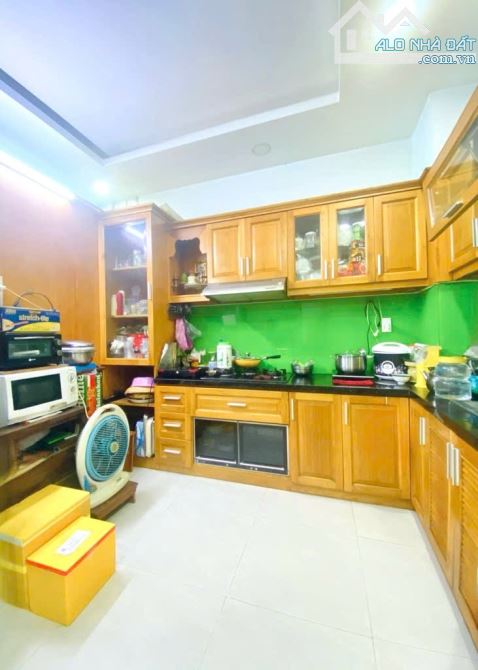 NHÀ 5 TẦNG - ĐẤT THÁNH - P6 TÂN BÌNH - HẺM XE HƠI THÔNG THOÁNG - NGANG 6M - DTCN 47M2 - GI - 2