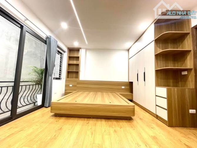 Bán nhà Minh Khai - 65m² x 5 tầng - Thang máy - Nhà đẹp - Đường rộng  rãi thoáng mát - 2