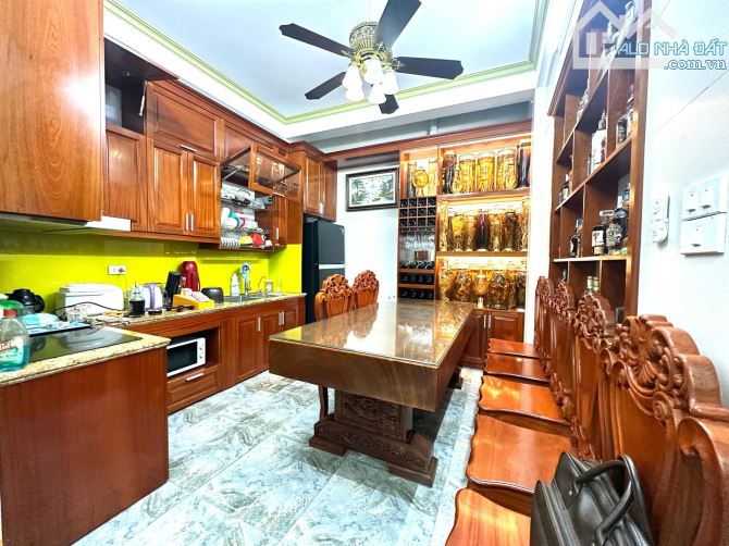 Phân lô Vip Hoàng Văn Thái, 2 thoáng, Ô tô tránh, Gara, ở sướng, 43m 5 tầng, Giá 16 tỷ - 2