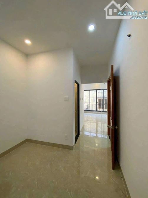 🏡 Bán nhà hẻm 220 Hoàng Hoa Thám 🏗️ Kết cấu: BTCT, trệt, lửng, 2 lầu, sân thượng rộng. - 2