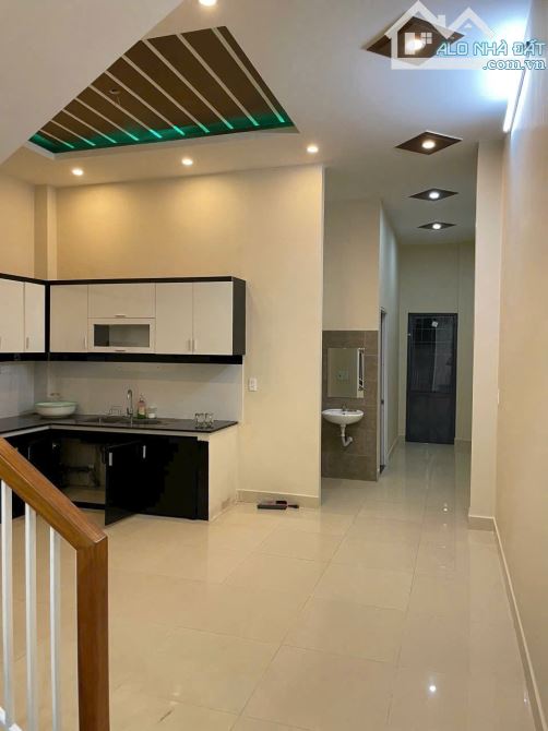 🏩  Bán nhà 2 tầng mới mt Nguyễn Chích, 82m2 giá 4.x tỷ tl - 2