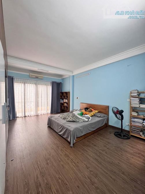 Bán Nhà Phố Hoàng Ngọc Phách, Đống Đa, 65m², Mặt Tiền 5m, Ô Tô Tránh, Kinh Doanh, 19.5 Tỷ - 2