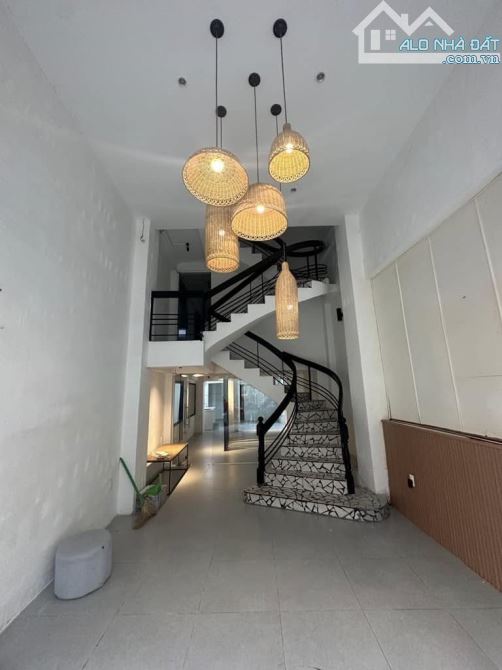 NHÀ ĐẸP QUẬN 3 – 4 TẦNG-HẺM XE HƠI – KHU VÍP, Ở SANG -GIÁ 25.5 TỶ. - 2