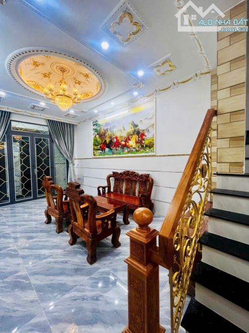 Bình Tân, gần Lê Văn Quới- Nhà đẹp 3 tầng, 68m2 (4x17),ô tô vào nhà - 2