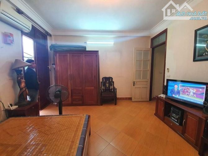 2 mặt ngõ – Cách Phố Khương Đình đúng 2 nhà– Chỉ 7tỷ8 diện tích 40.6m2! - 2