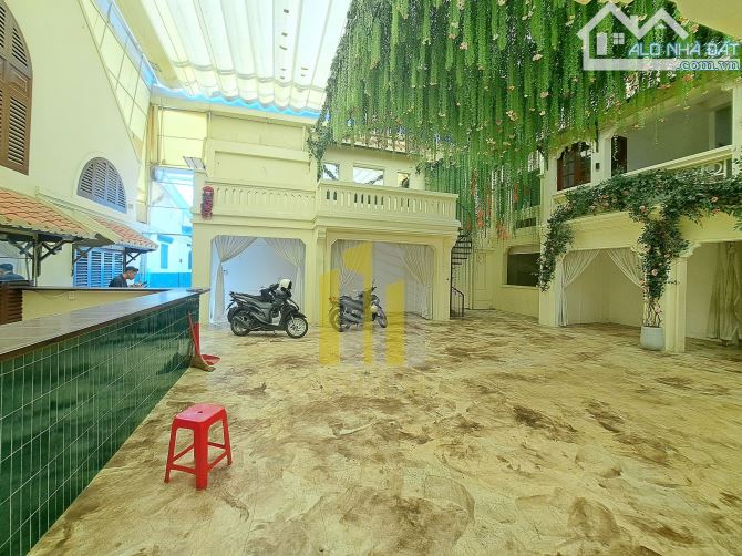 Villa Mặt Tiền Xuân Thuỷ 340m2 - Thuận tiện mở Nhà hàng - Cafe Giá 100 triệu - 2