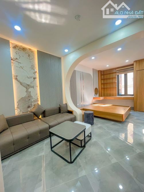 NHÀ ĐẸP, MỚI KHU VỰC HOÀNG CẦU TT ĐỐNG ĐA 6 TẦNG, THANG MÁY, GẦN PHỐ GẦN Ô TÔ, RA PHỐ 10M - 2