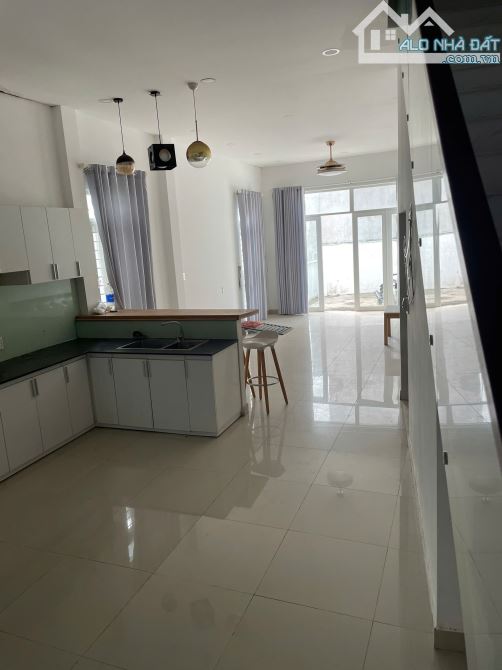 Nhà Lầu góc 2 MT P. Thống Nhất, BH. 81m2, Gần Khu Văn Hoa ViLLas. Giá chỉ 3,5tỷ TL. - 2