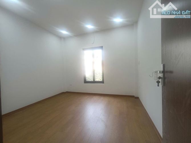 NHÀ ĐẸP NGỌC HỒI 36M2 - 5 TẦNG MỚI CỨNG - 50M RA Ô TÔ TRÁNH - FULL TIỆN ÍCH - 5.9 TỶ - 2