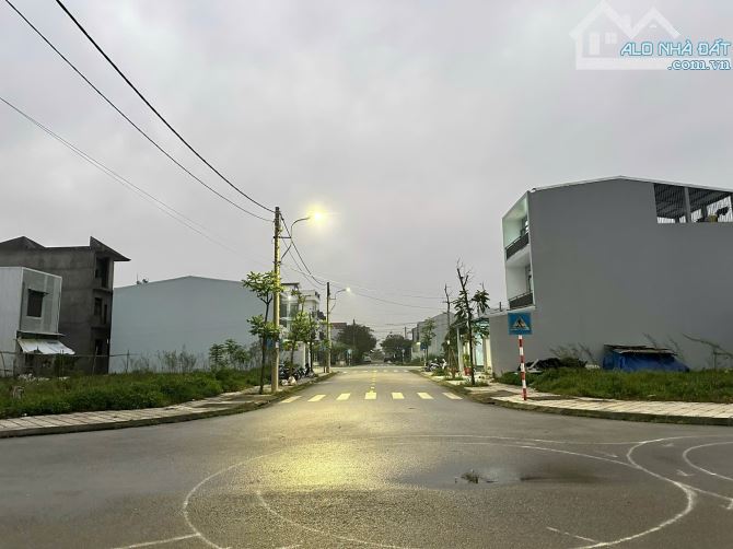 Bán đất KQH Hoàng Quốc Việt 90m2 Vị trí sau lưng Toà Án Tỉnh - DT 90m2 5x18m  - Hướng Nam - 2