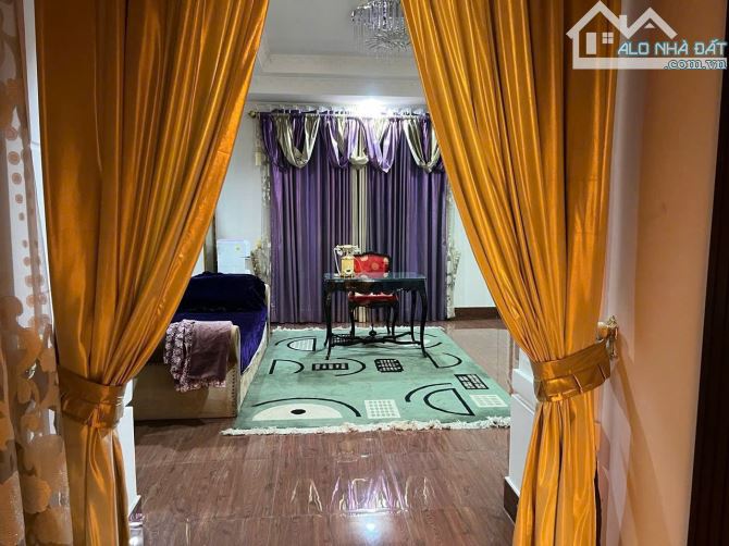 Bán biệt thự khu 253 Lương Định Của Q.2 - 15x30m -  2 tầng - giá chỉ 210tr/m2 - 3