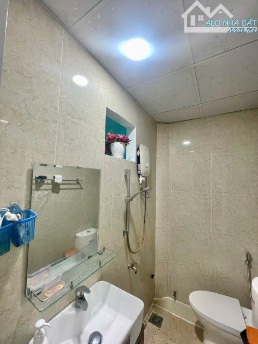 BÁN NHÀ HẺM 51 CÁCH LƯƠNG THẾ VINH 50M.DT 46M NGAG 3,22M CÓ 2PN 2WC GIÁ 2TY390TR.HUỚG TN - 4