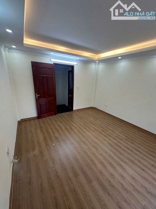 Bán nhà Đàm Quang Trung, 5 tầng về ở ngay, ngõ nông, 30m2, măt tiền 4m, 5.45 tỷ - 4