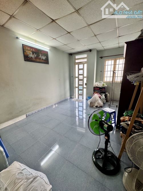 Bán Nhà Mặt Tiền Hẻm, DT 40m2, Cao Xuân Dục P12 Quận 8, 3 Tầng, 4PN, Nở Hậu, Giá 4Tỷ6 - 5
