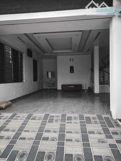 Bán biệt thự nghỉ dưỡng lô góc 202m2 ở KĐT Vườn Hồng - 5