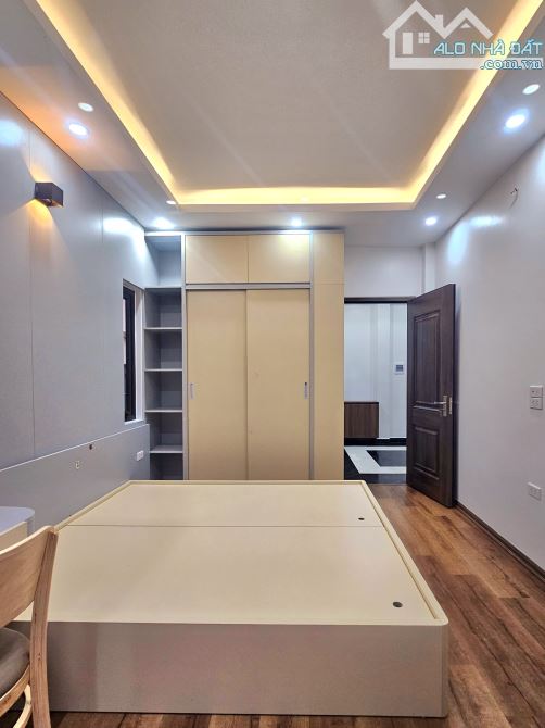 Nguyễn Văn Cừ Long Biên 5 tầng 50m2, ô tô đỗ cổng, giá chỉ 8.9 tỷ - 7