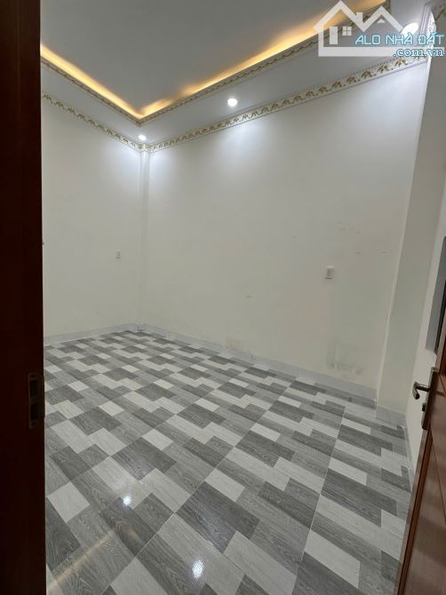 Cho thuê nhà 1 trệt 2 lầu cổng sau công ty Pouchen,Phường Hoá An, Biên Hòa 70m2 Gía 9Triệu - 7