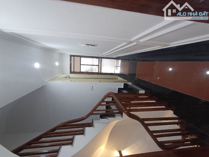 THANH TRÌ, NHÀ MỚI XÂY, VỊ TRÍ ĐẸP, THANG MÁY, GARA Ô TÔ 6 TẦNG 60M2 9,5 TỶ
