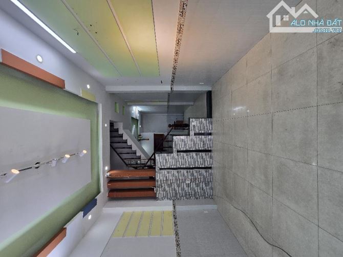 BÌNH TÂN - LÊ VĂN QUỚI - NHÀ 3 TẦNG - HẺM OTO 6M