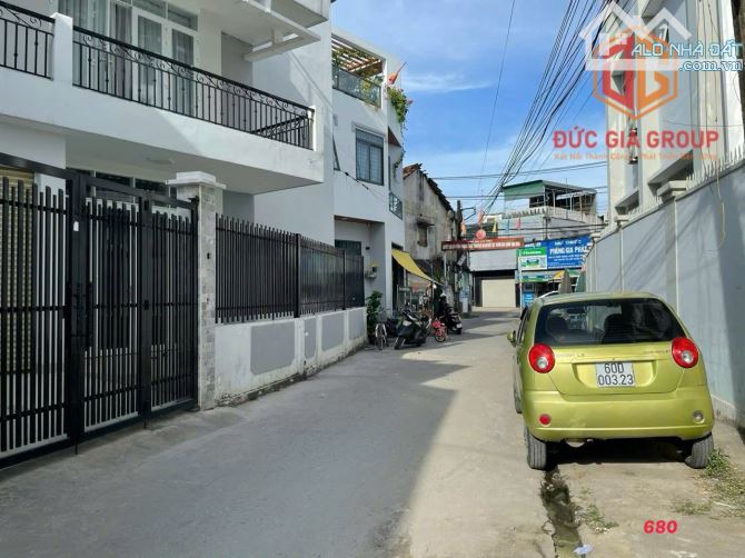 Nhà bán phường Thống Nhất gần khu Văn Hoa Villas; sổ hồng 136m2 ngang 14.8m giá 9.1 tỷ