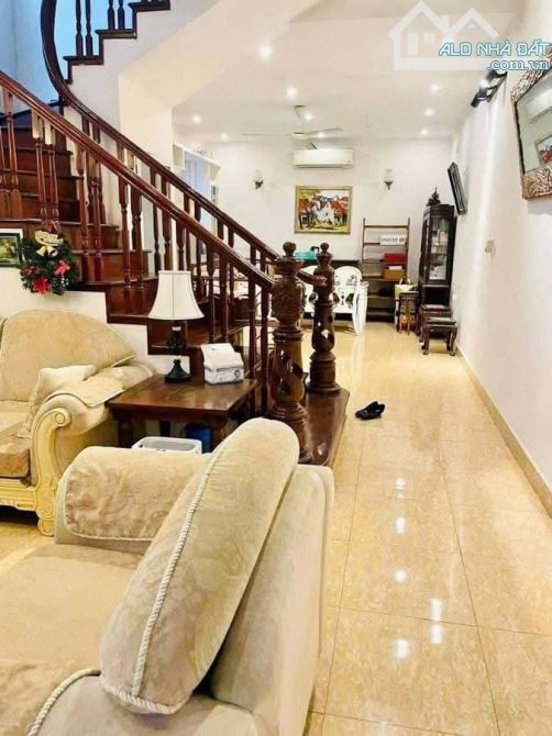 Bán nhà Tô Ngọc Vân, mặt ngõ ô tô tránh,, 65m2, 4t, mt 4.5m, 21.2 tỷ