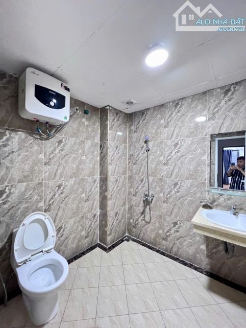 NHÀ ĐẸP 5 TẦNG, GẦN TRƯỜNG, CÔNG VIÊN, CHỢ; 4,7 TỶ - 1