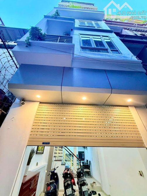 Bán Nhà Trung Kính Nở Hậu, Nội Thất Xịn Sò 42m2, 5 Tầng, MT 4m, Giá 9.2 Tỷ - 1