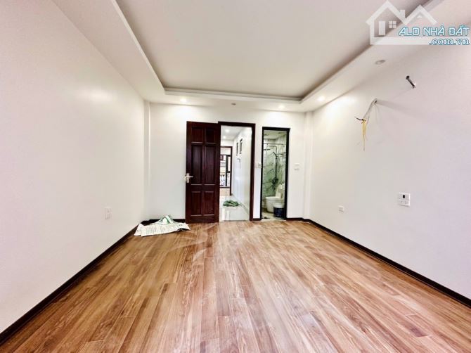 Bán nhà Nguyễn Văn Tuyết, kinh doanh CCMN, DT, khu phố VIP, 100m2 nhỉnh 2x tỷ - 1
