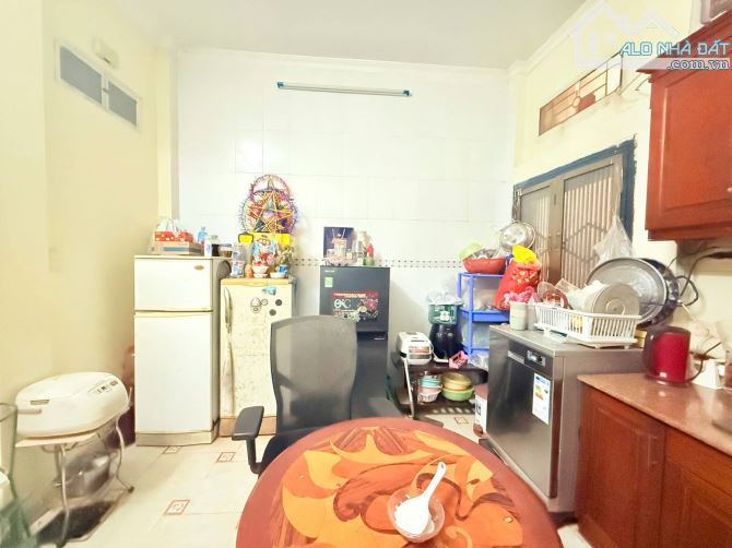 Bán Nhà Phố Kim Mã, thông La Thành, Ngọc Khánh, Ba Đình. DT: 43 M2. Giá : 15,2 Tỷ - 1