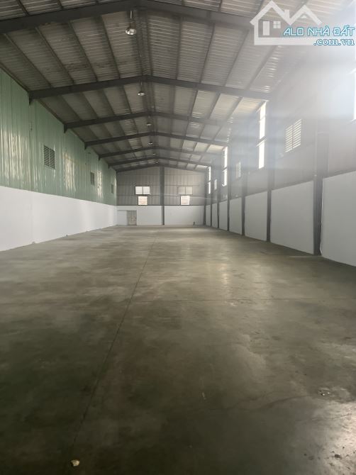 CHO THUÊ XƯỠNG NHỊ BÌNH HÓC MÔN.DT 1100M2 - 1