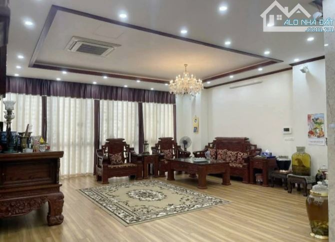 BÁN NHÀ  PHỐ NGUYỄN VĂN HUYÊN - 57M² - 2 THOÁNG - MẶT TIỀN 5.5M - 2 Ô TÔ TRÁNH - HƠN 20 TỶ - 1