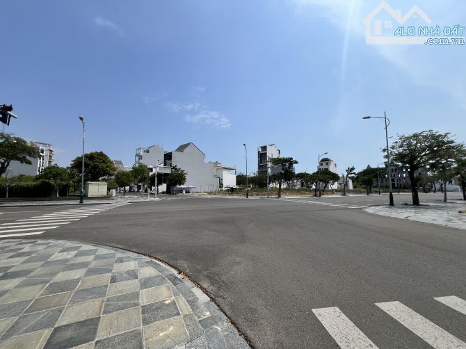 Bán Góc 2mt 374m2 mặt tiền đường lớn Châu Văn Liêm Oceandunes TP Phan Thiết giá 3x tỷ - 4