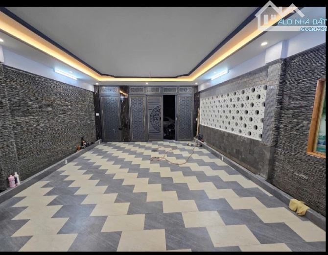 CHDV 6 tầng Mặt Tiền Lã Xuân Oai. Tăng nhơn phú A. Q9 - 3