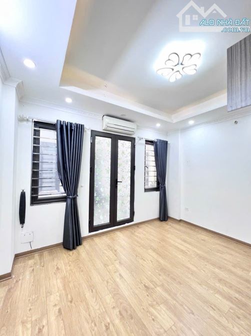 NHÀ ĐẸP 5 TẦNG, GẦN TRƯỜNG, CÔNG VIÊN, CHỢ; 4,7 TỶ - 2