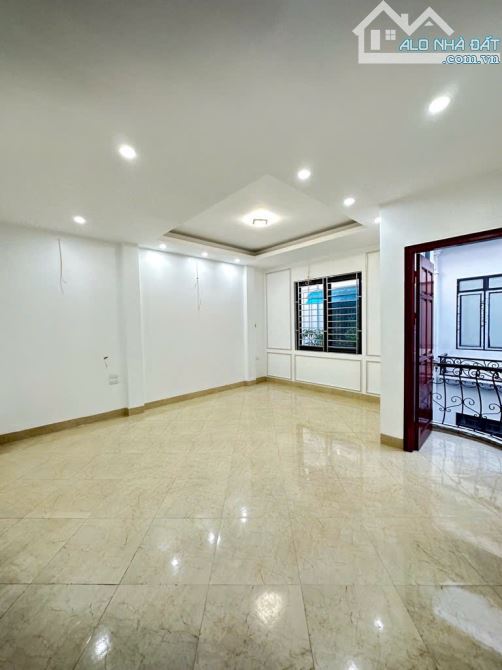 BÁN NHÀ MINH KHAI, Ô TÔ ĐỖ CỬA, NGÕ THOÁNG, GẦN PHỐ GẦN 40M2 GIÁ CHỈ 8,4 TỶ - 2