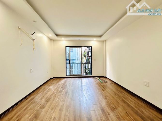 Bán nhà Nguyễn Văn Tuyết, kinh doanh CCMN, DT, khu phố VIP, 100m2 nhỉnh 2x tỷ - 2