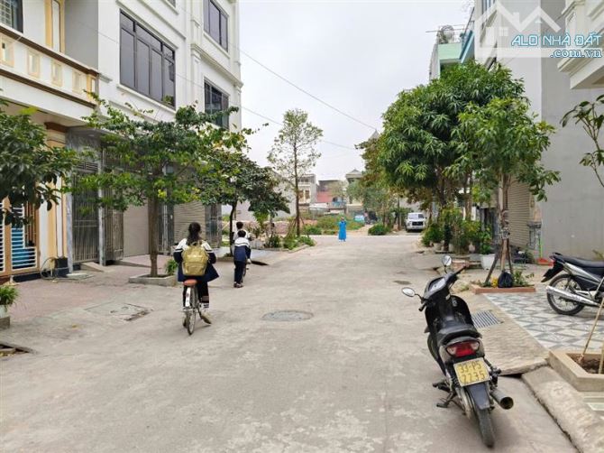 Bán đất đấu giá Phú Lương, phân lô vỉa hè ô tô, 50m2, mt 5m, giá 9 tỷ - 2