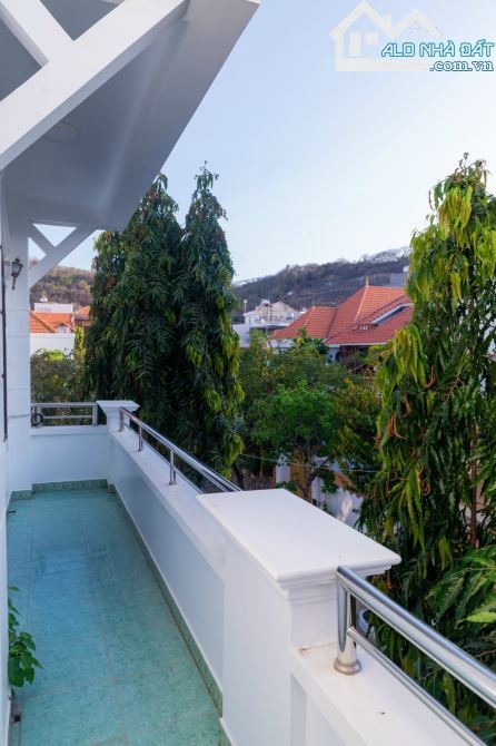 ✅Bán căn Biệt Thự cực đẹp tọa lạc khu biển bãi sau LẠC LONG QUÂN - P.2 - TPVT - Giá 26 tỷ - 2