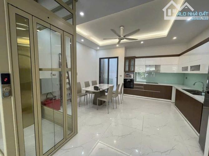 Ngọc Thụy, Long Biên 80m2*4 tầng* 5m. Nhà mới đẹp, gara, thang máy, full nội thất - 2