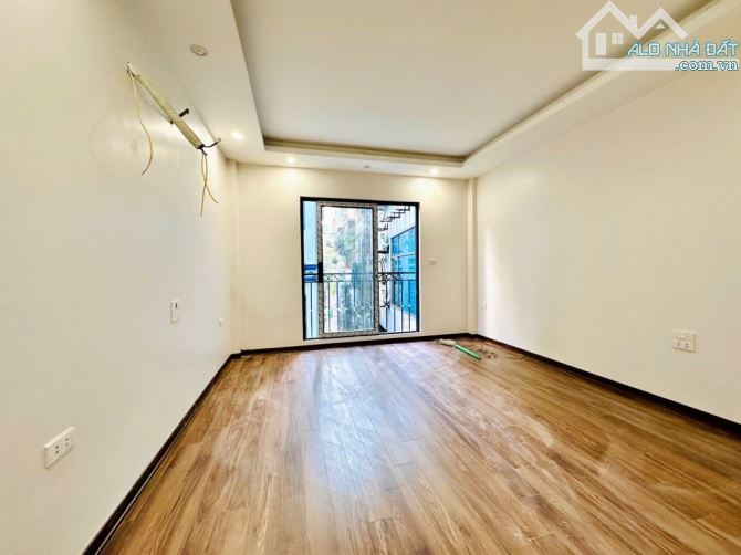 Bán nhà Nguyễn Văn Tuyết, kinh doanh CCMN, DT, khu phố VIP, 100m2 nhỉnh 2x tỷ - 3