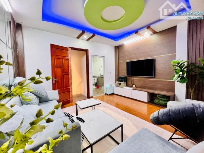 Giáp Ngoại Giao Đoàn - Xuân La - Tây Hồ 35M x 5 Tầng - Full NT - Ô Tô Đỗ Cổng - Giá 6.65Tỷ - 3