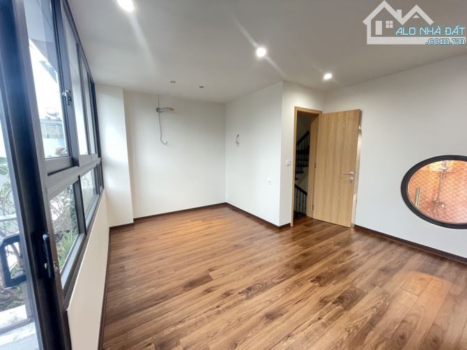 Siêu Phẩm Phố Trạm Long Biên Full Đồ Gara Ô Tô 40m x 6 Tầng 8 tỷ - 3