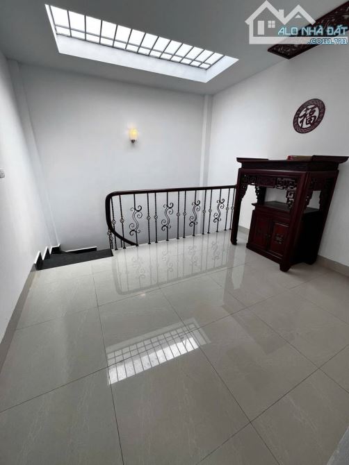 Bán nhà Nguyễn Văn Cừ - Long Biên -30m2 - 6,7 tỷ - 4