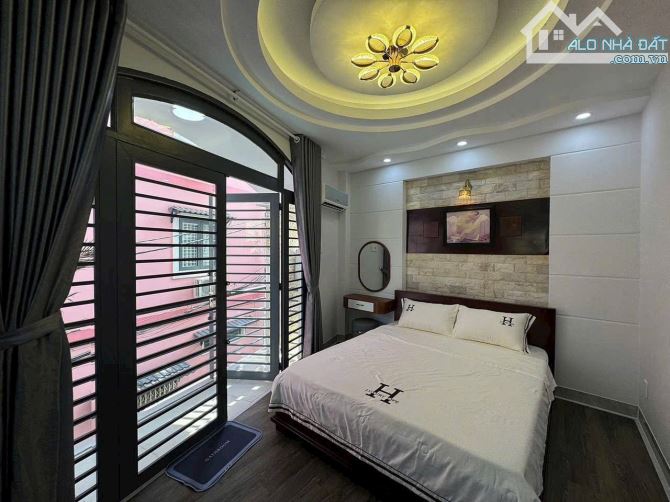 🏠 Bán nhà Đặng Văn Ngữ 📏 Diện tích: Chiều ngang nhà 9m x sâu 3.5m 🏠 Nhà 3 tầng - 4